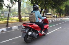 Waspada Blind Spot Penyebab Kecelakaan, Pemotor Harus Tahu 7 Trik Ini